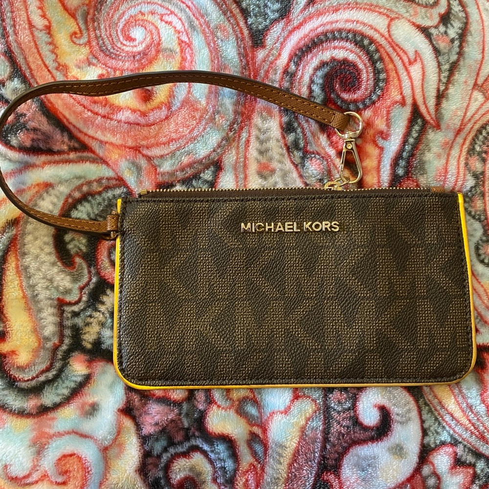 Brand New Michael Kors Wristlet